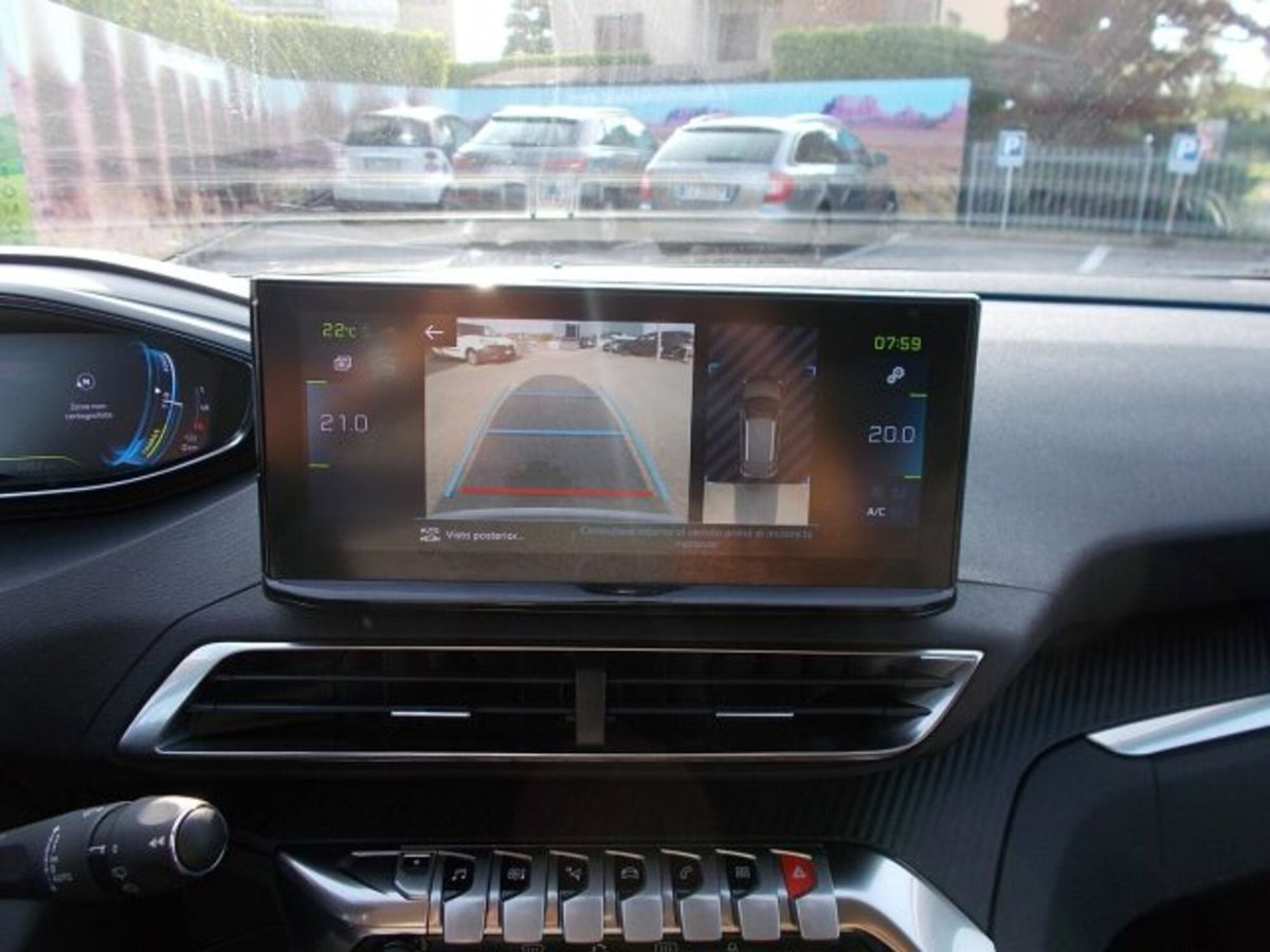 Peugeot 3008 Hybrid 225 e-EAT8 Allure (16)