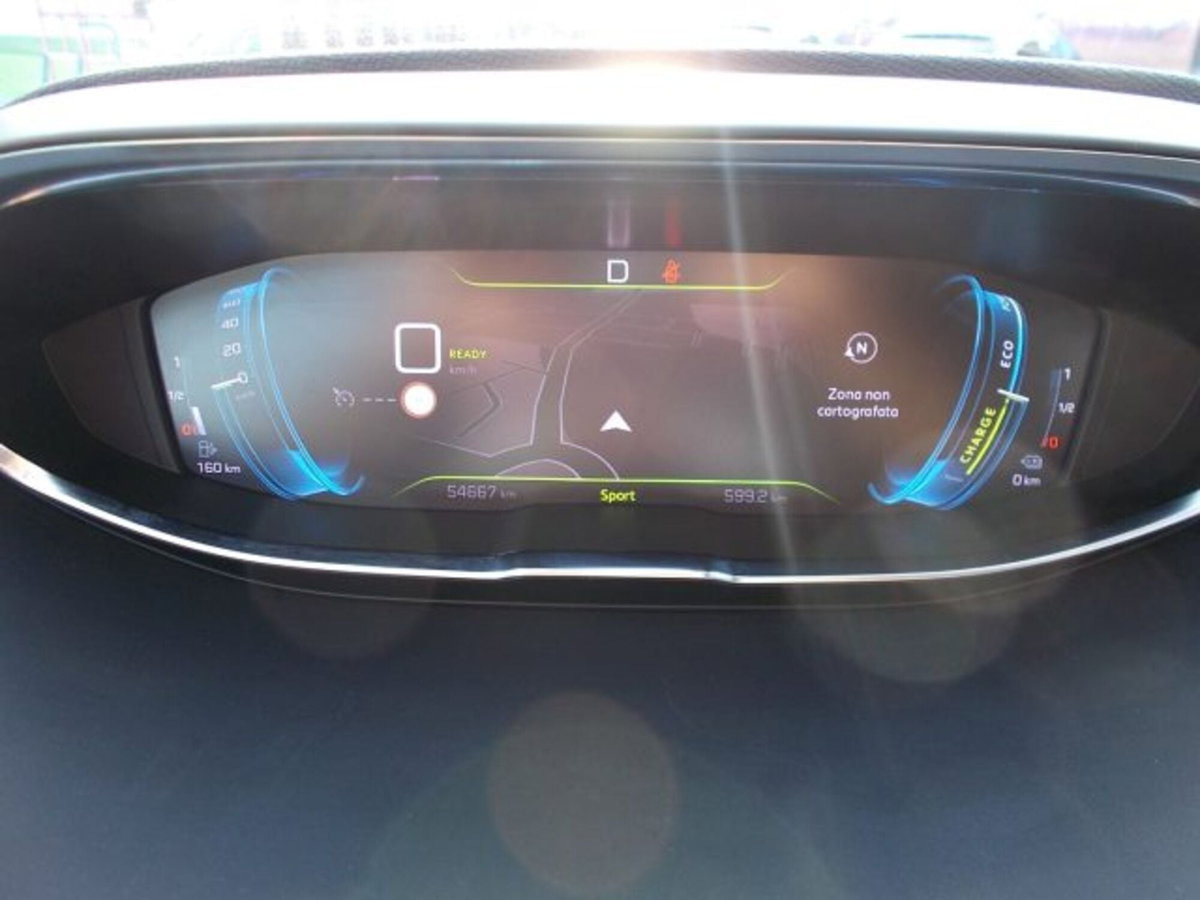 Peugeot 3008 Hybrid 225 e-EAT8 Allure (17)