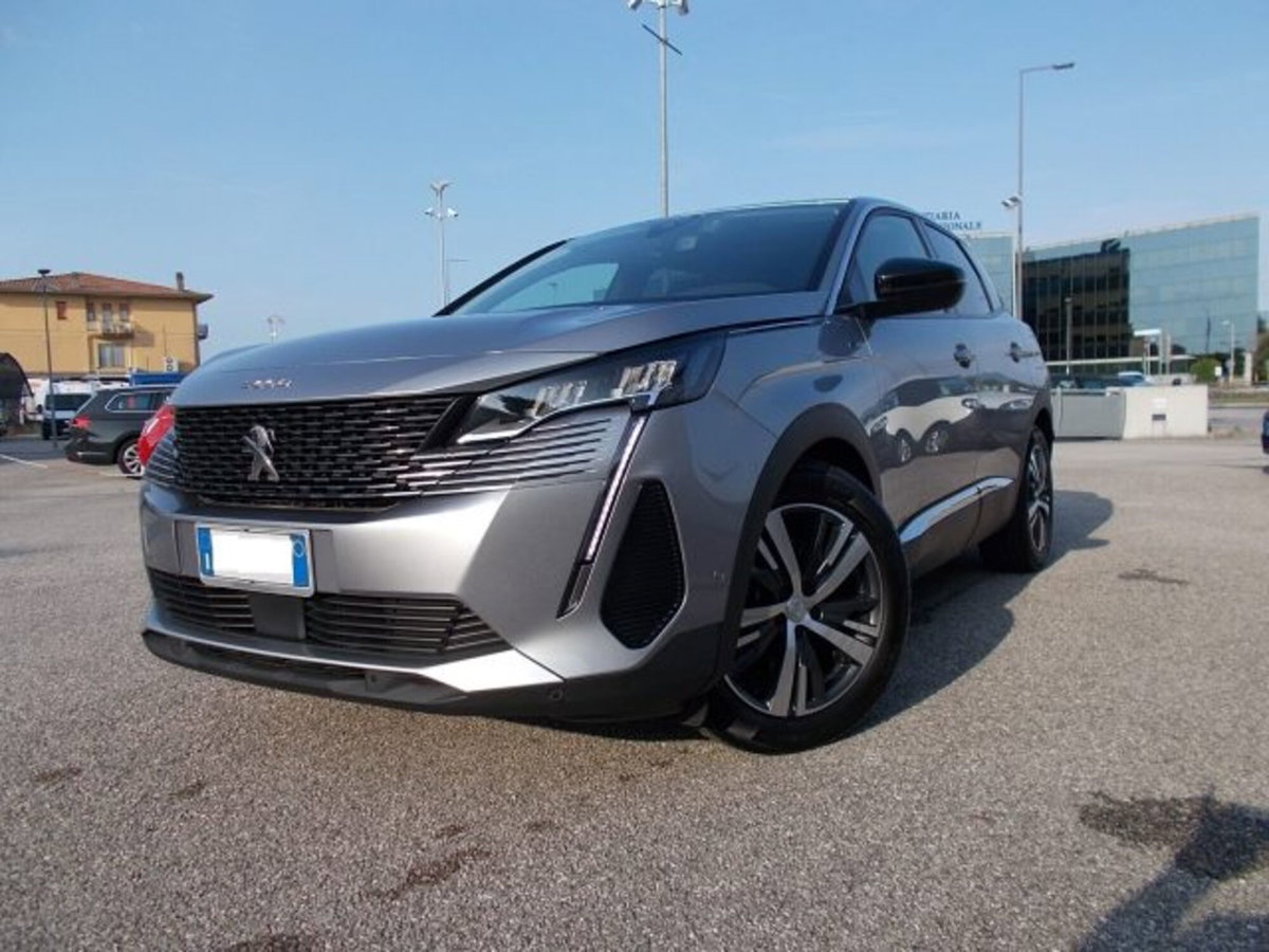 Peugeot 3008 Hybrid 225 e-EAT8 Allure (2)