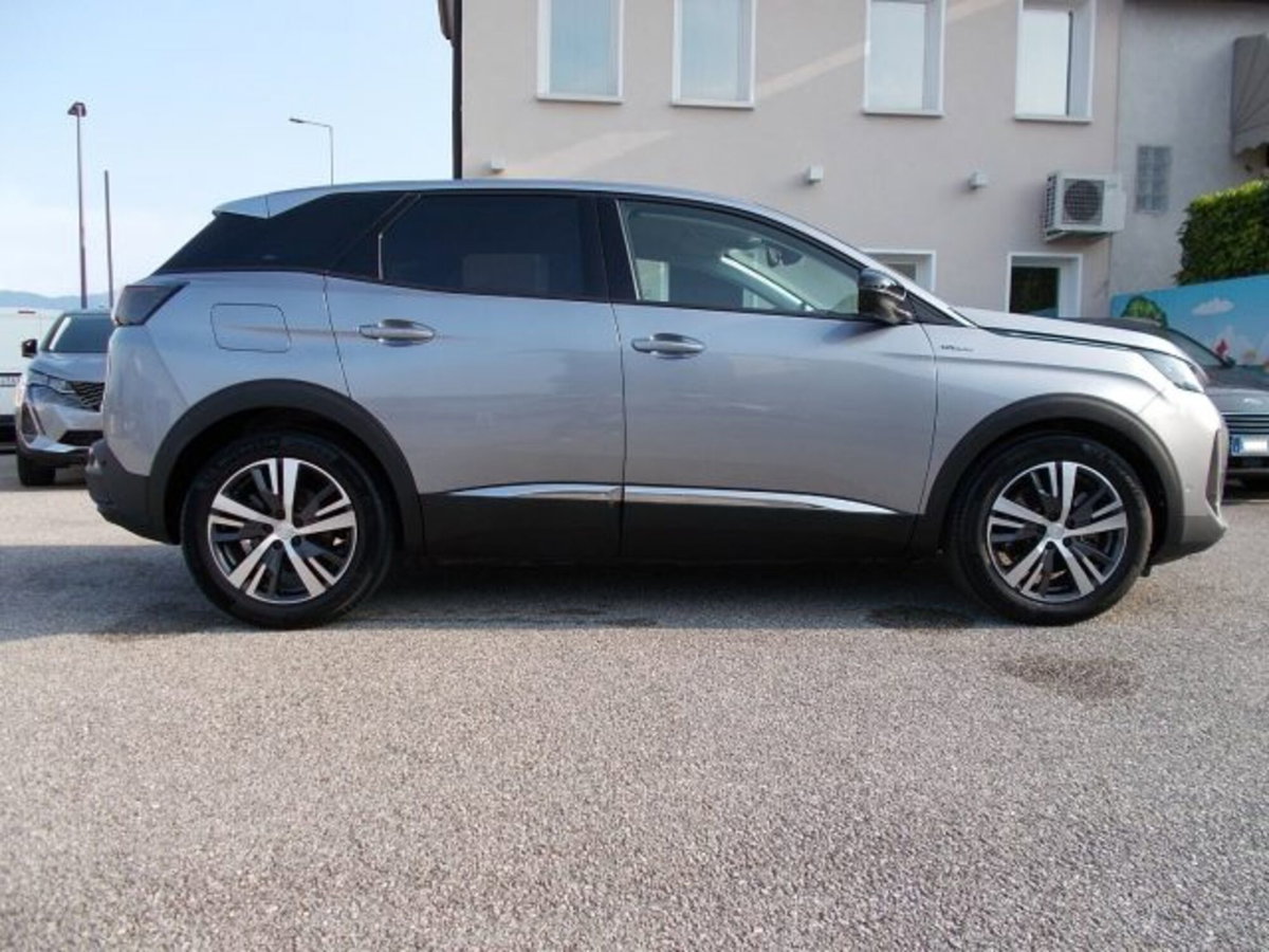 Peugeot 3008 Hybrid 225 e-EAT8 Allure (5)