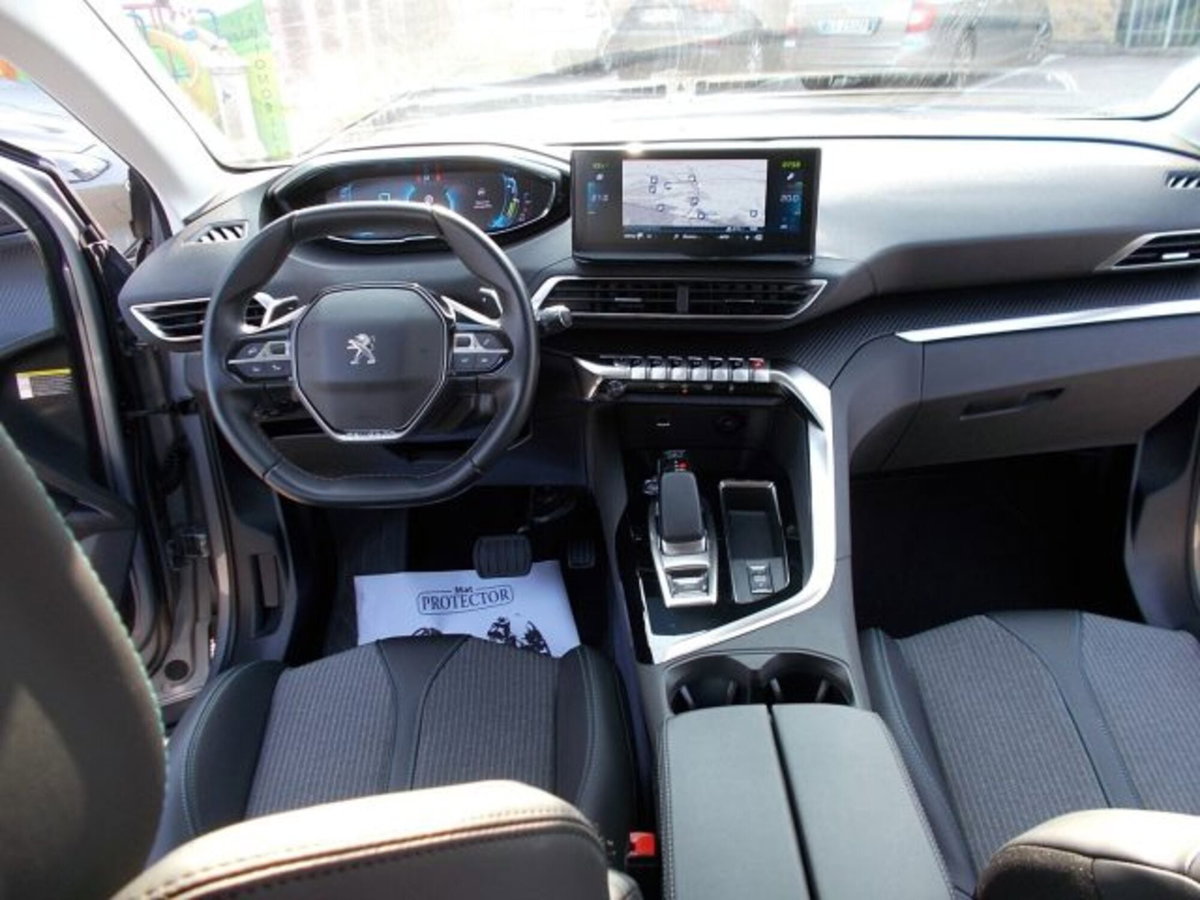 Peugeot 3008 Hybrid 225 e-EAT8 Allure (8)