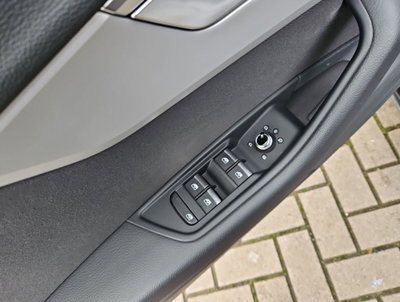 Audi A4 Avant 35 TDI/163 CV S tronic S line edition (6)