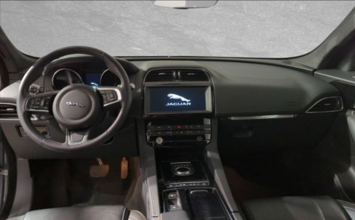 Jaguar F-Pace 2.0 D 180 CV AWD aut. Prestige (6)