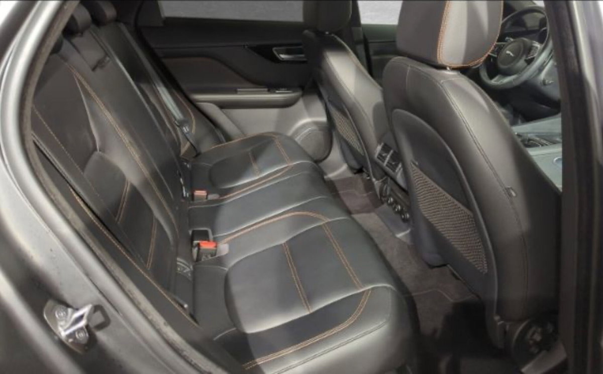 Jaguar F-Pace 2.0 D 180 CV AWD aut. Prestige (8)