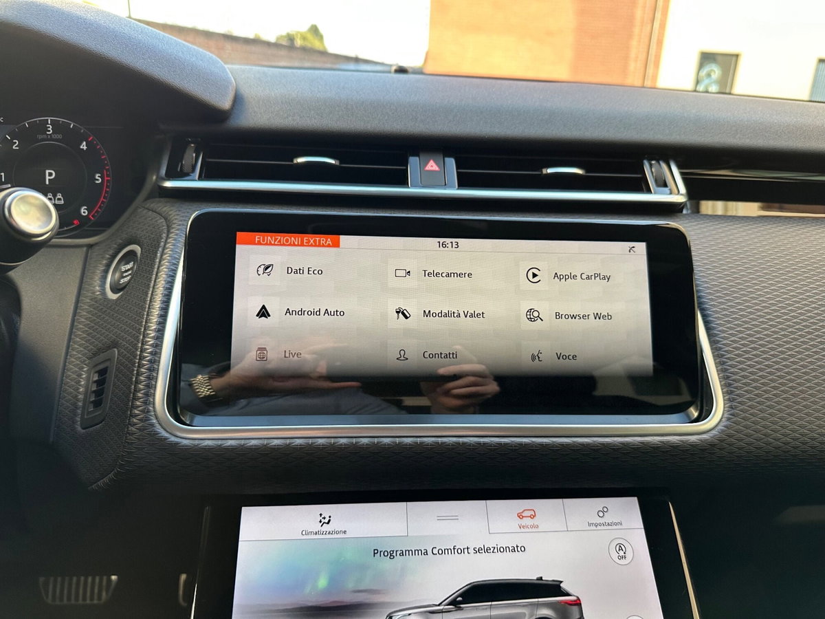 Land Rover Range Rover Velar 2.0D I4 240 CV R-Dynamic HSE (11)