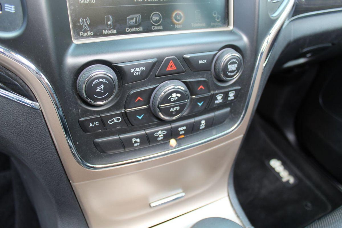 Jeep Grand Cherokee 3.0 V6 CRD 250 CV Multijet II Overland (18)