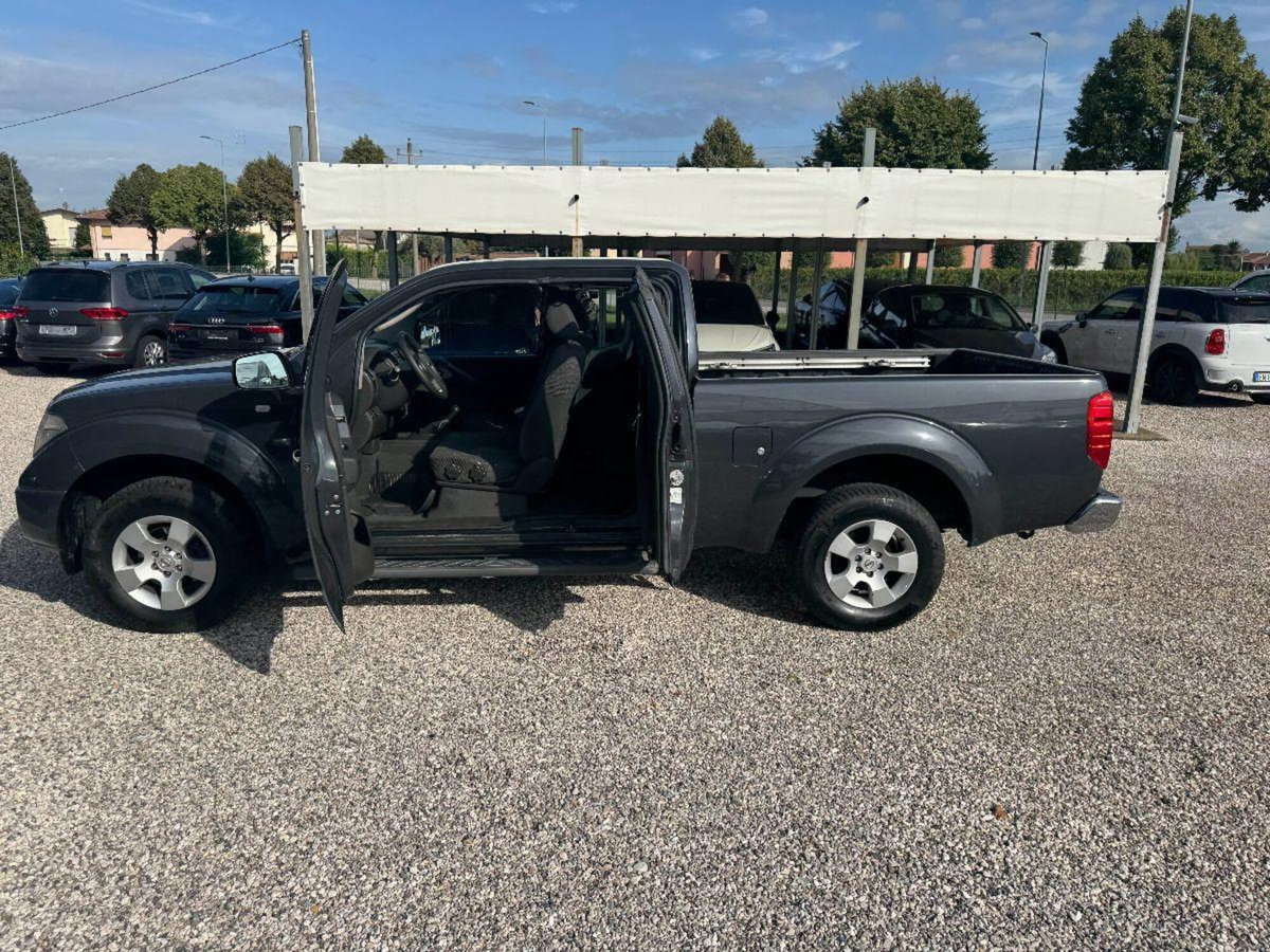 Nissan Navara 2.5 dCi 190CV 4 porte Double Cab LE Plus (2)