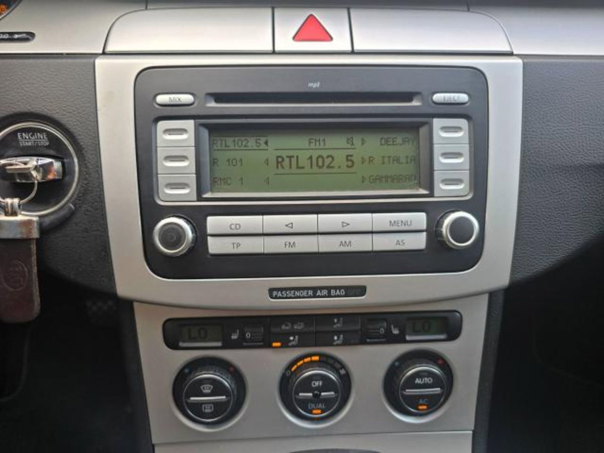 Volkswagen Passat Variant 2.0 TDI 170CV DPF Highline (11)