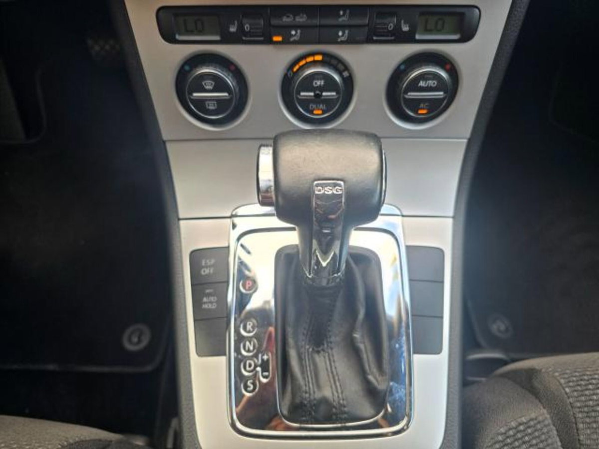 Volkswagen Passat Variant 2.0 TDI 170CV DPF Highline (12)