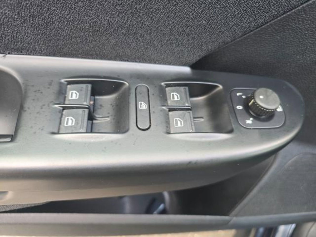 Volkswagen Passat Variant 2.0 TDI 170CV DPF Highline (13)