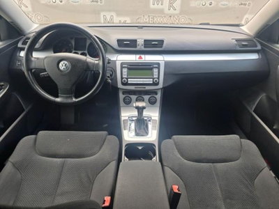 Volkswagen Passat Variant 2.0 TDI 170CV DPF Highline (9)