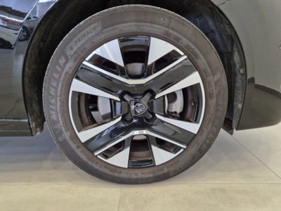 Peugeot 208 1.2 puretech Active s&s 100cv (19)