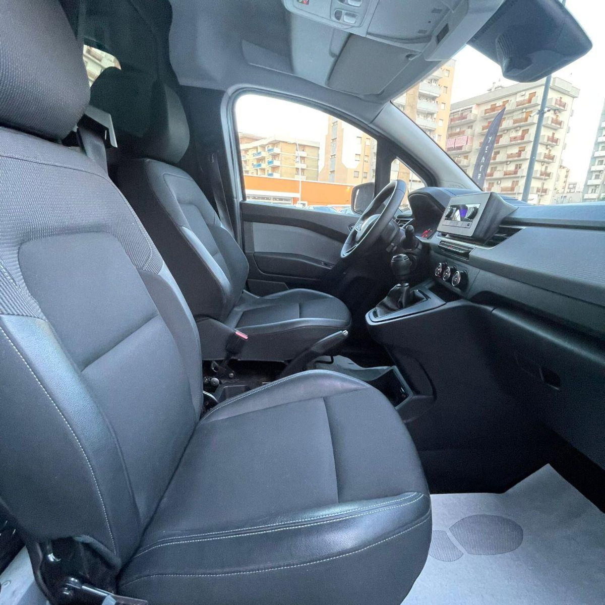 Renault Kangoo 1.5 dCi 115CV Van (5)