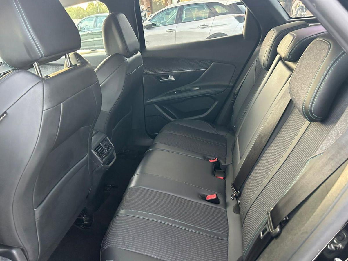 Peugeot 3008 BlueHDi 130 S&S EAT8 Allure Pack (6)