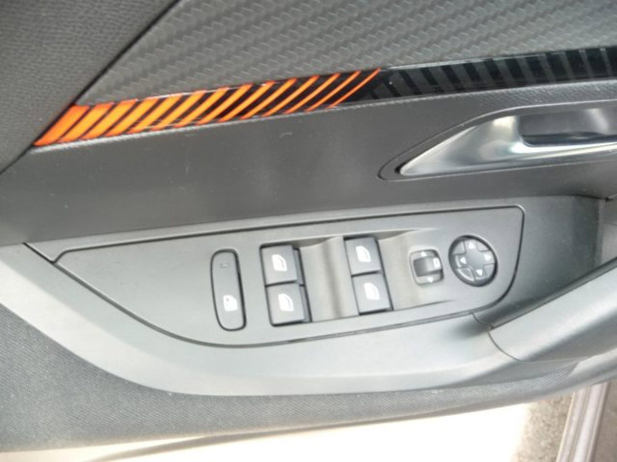 Peugeot 2008 BlueHDi 110 S&S Active (11)