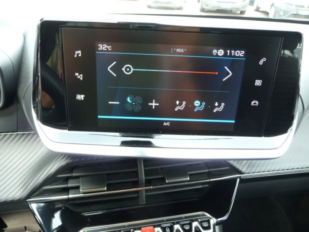Peugeot 2008 BlueHDi 110 S&S Active (9)