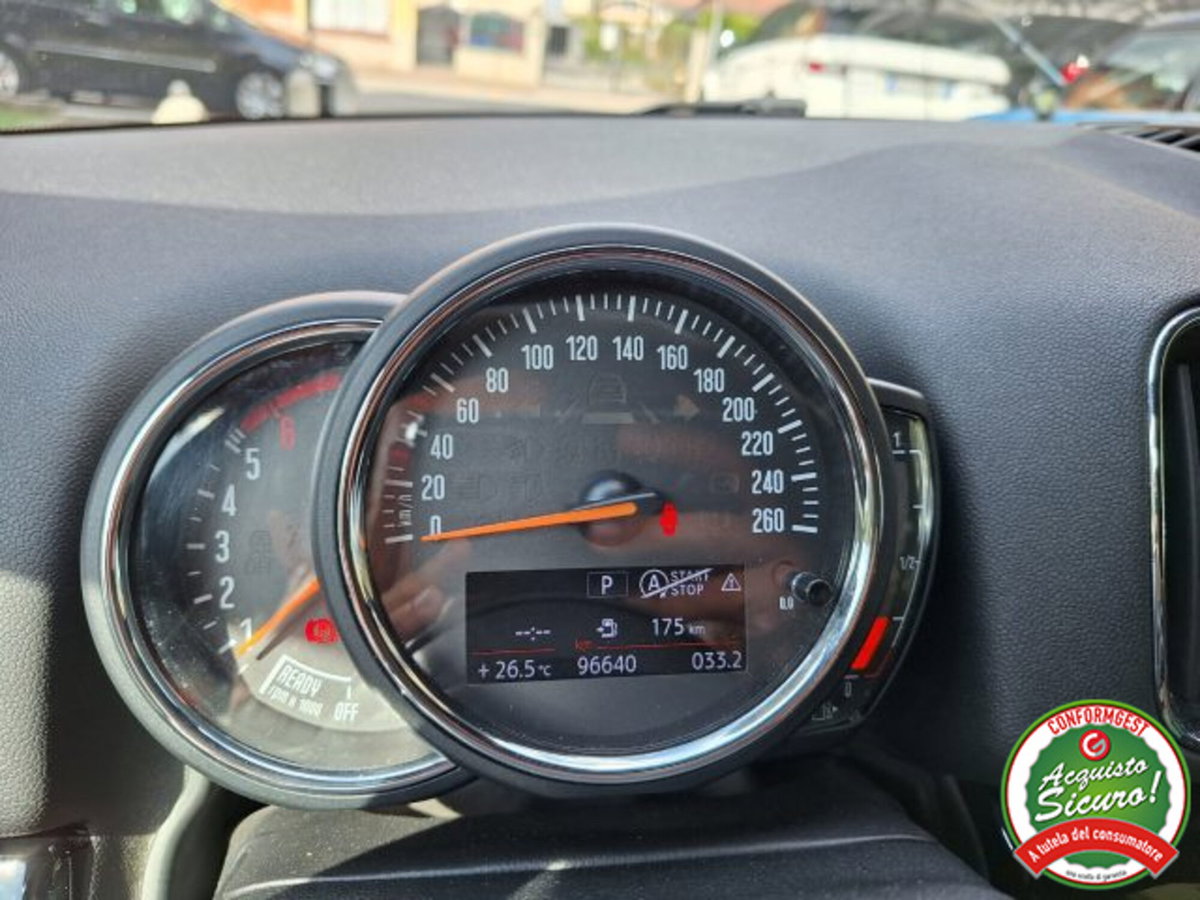 MINI Mini Countryman 2.0 Cooper D Hype Countryman (15)