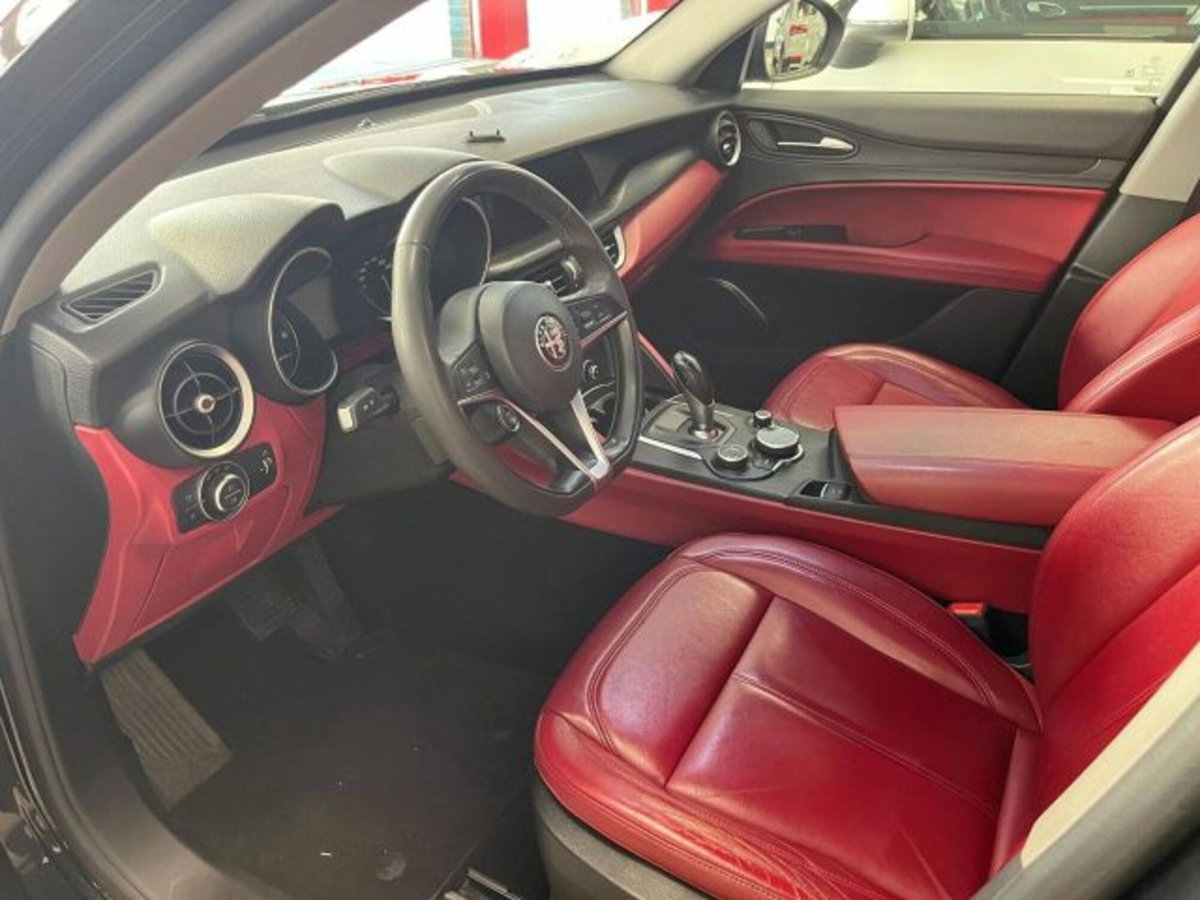 Alfa Romeo Stelvio Stelvio 2.2 Turbodiesel 180 CV AT8 Q4 Executive (17)