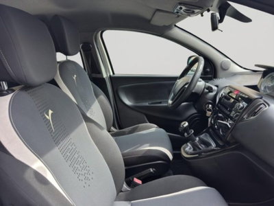Lancia Ypsilon 1.2 69 CV 5 porte GPL Ecochic Gold (14)