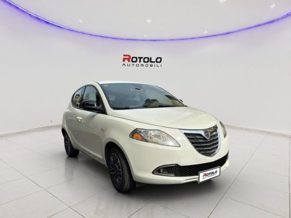 Lancia Ypsilon 1.2 69 CV 5 porte GPL Ecochic Gold (3)