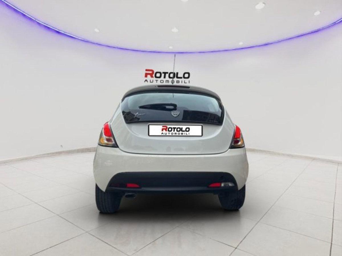 Lancia Ypsilon 1.2 69 CV 5 porte GPL Ecochic Gold (7)