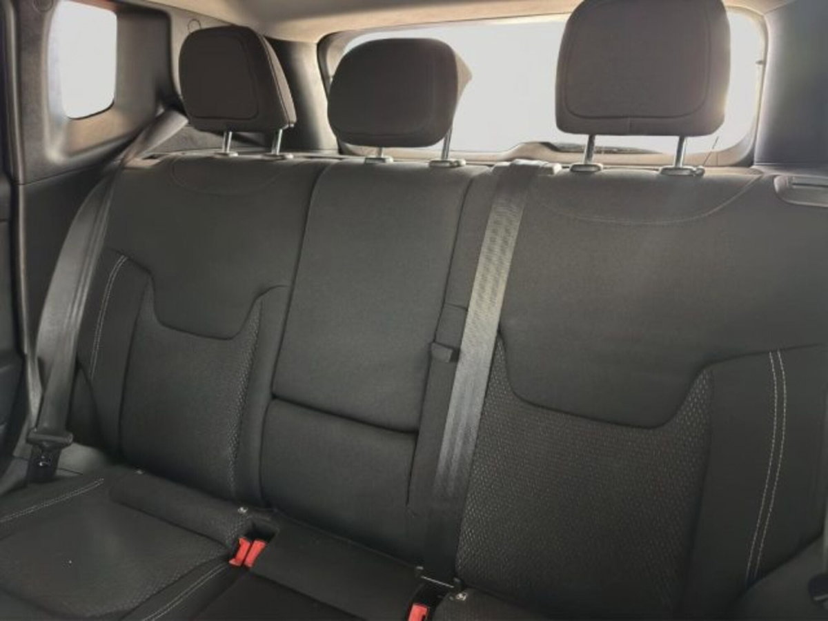 Jeep Renegade 1.3 T4 DDCT Limited (19)