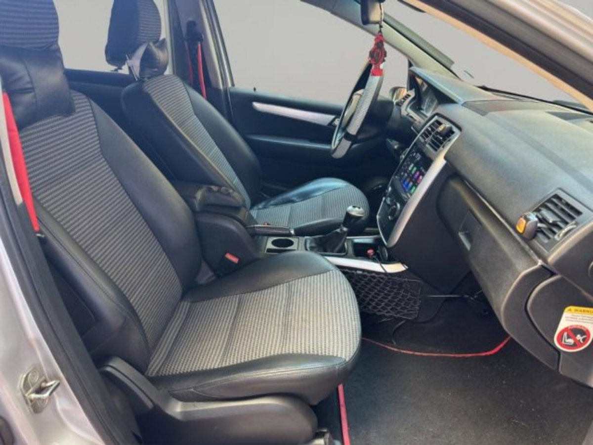 Mercedes-Benz Classe B 150 Sport (10)