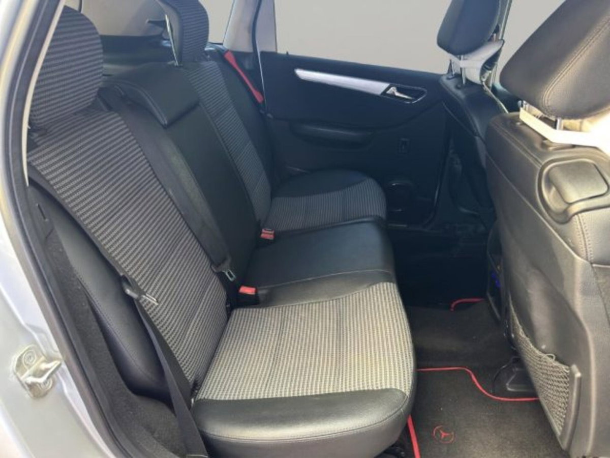Mercedes-Benz Classe B 150 Sport (15)