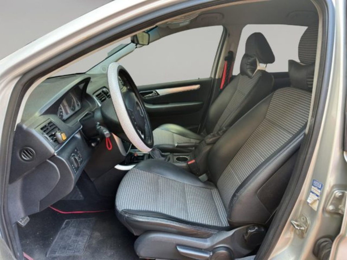 Mercedes-Benz Classe B 150 Sport (8)