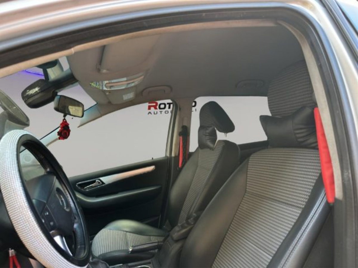 Mercedes-Benz Classe B 150 Sport (9)