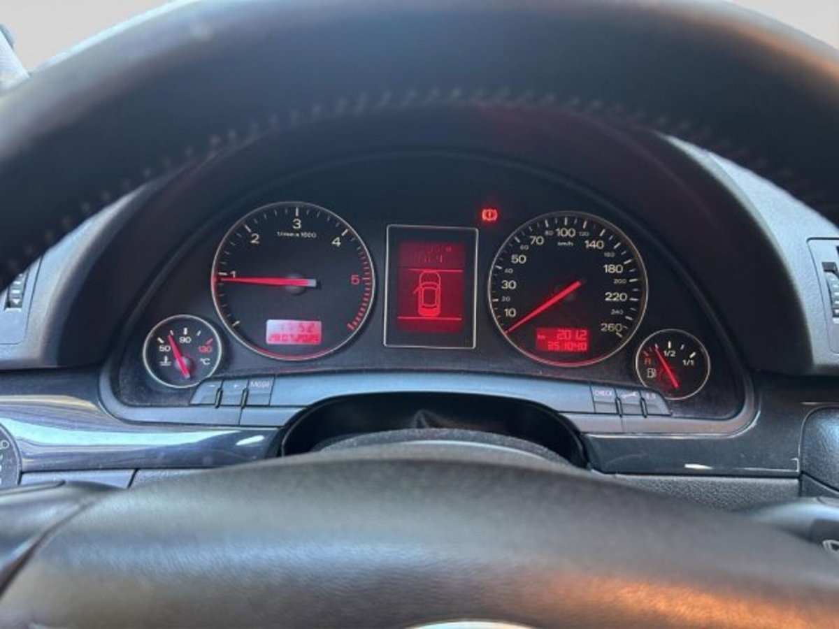 Audi A4 Avant 1.9 TDI/130 CV cat (12)