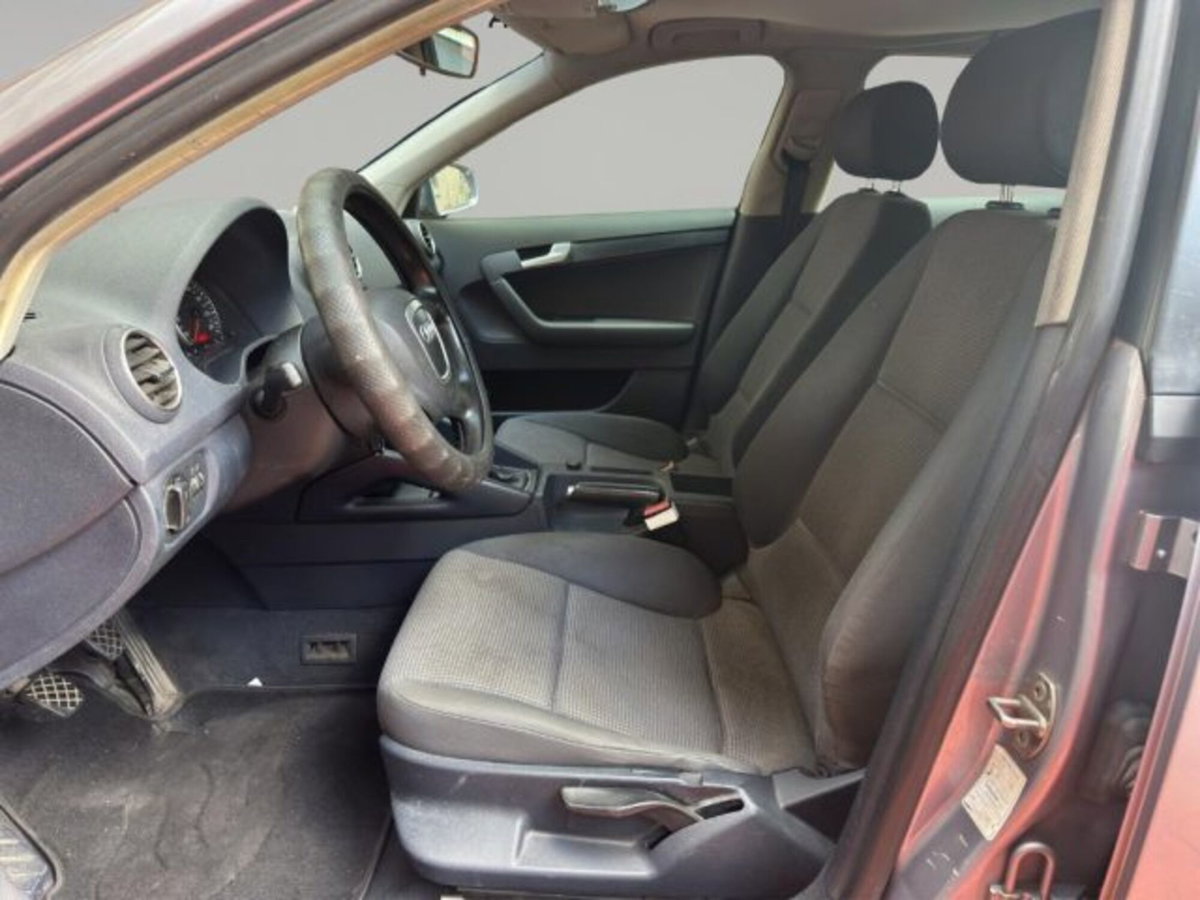 Audi A3 1.6 16V FSI Attraction (14)