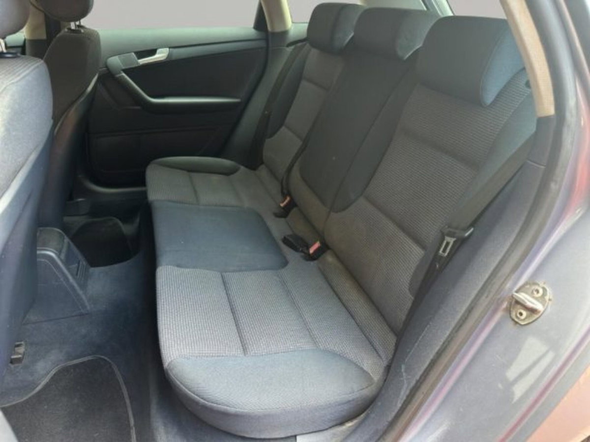 Audi A3 1.6 16V FSI Attraction (16)