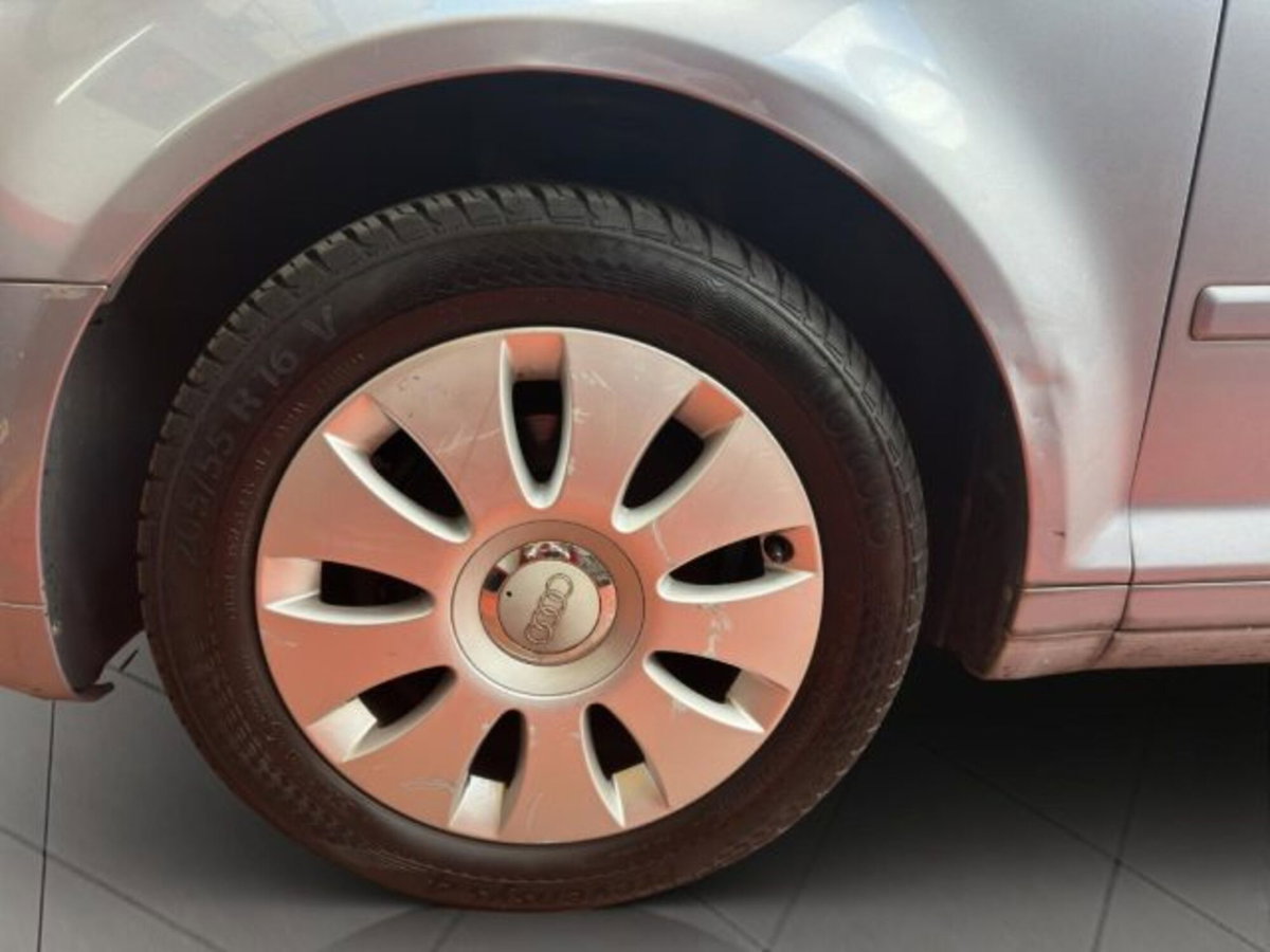 Audi A3 1.6 16V FSI Attraction (19)