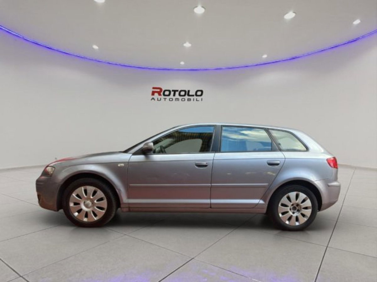 Audi A3 1.6 16V FSI Attraction (4)