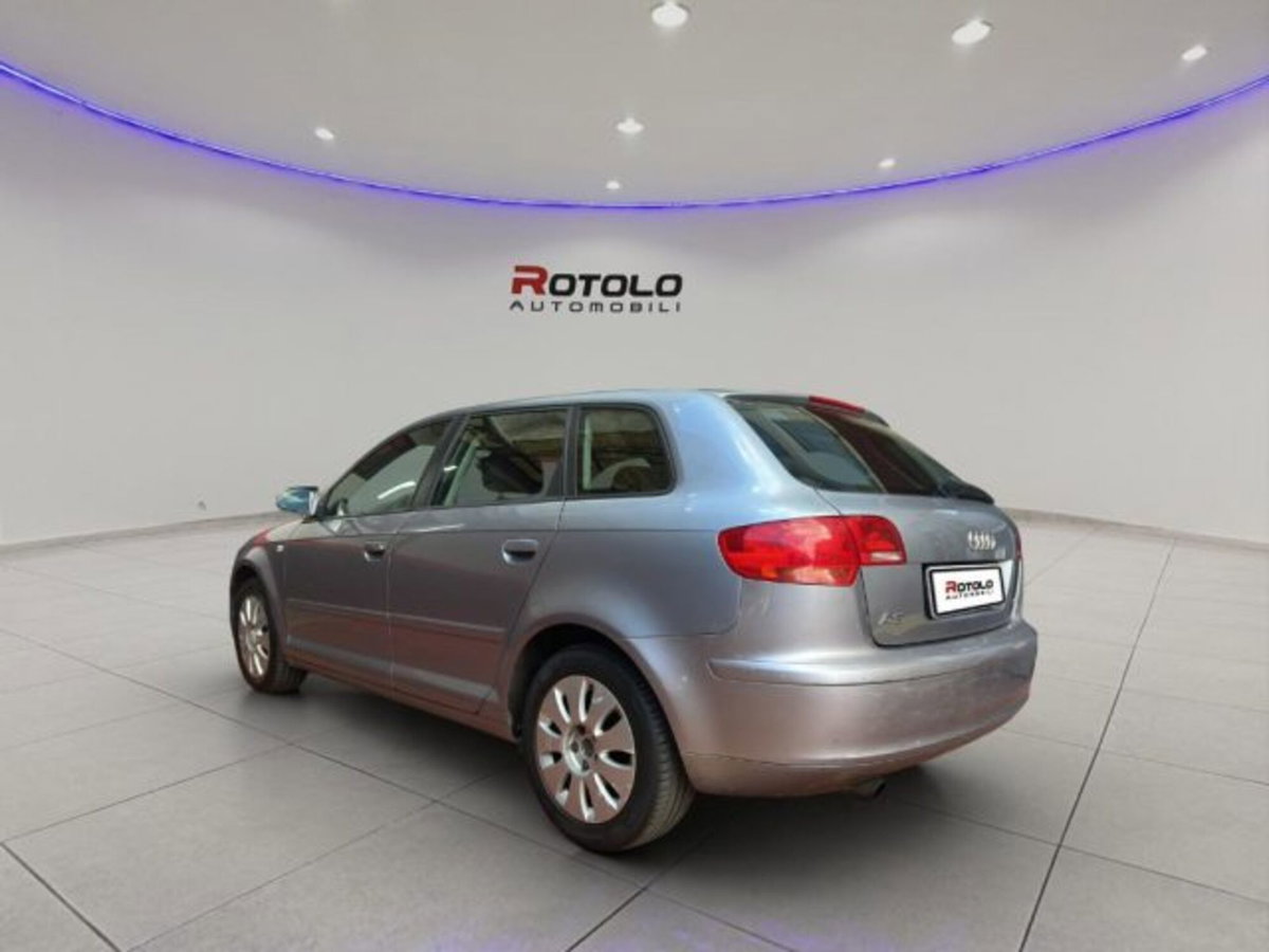Audi A3 1.6 16V FSI Attraction (7)