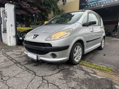 Peugeot 1007 1.4 HDi Sporty usata