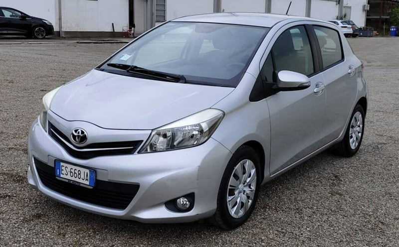 Toyota Yaris 1.D-4D 5 porte Lounge