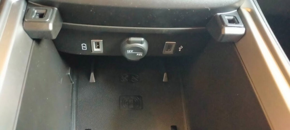 Jeep Avenger 1.2 turbo Summit fwd 100cv (12)