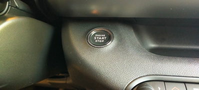 Jeep Avenger 1.2 turbo Summit fwd 100cv (13)