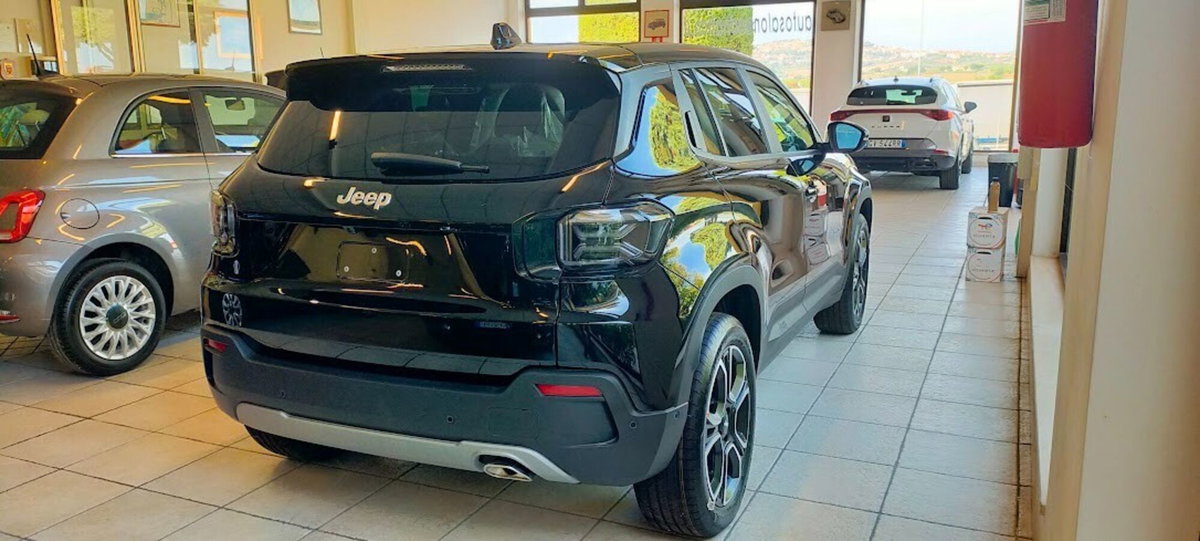 Jeep Avenger 1.2 turbo Summit fwd 100cv (3)