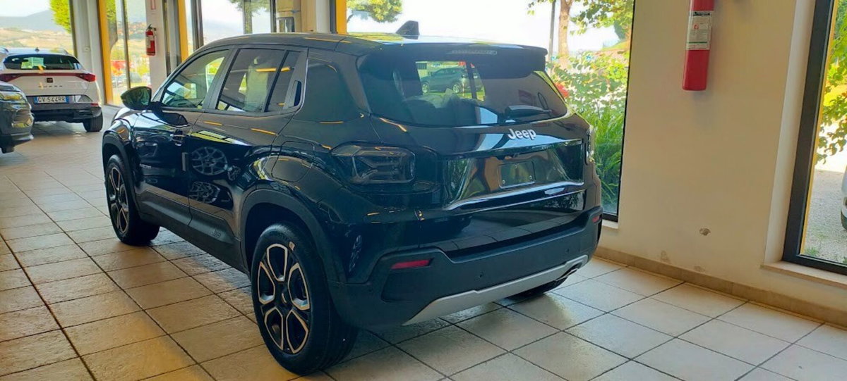 Jeep Avenger 1.2 turbo Summit fwd 100cv (4)