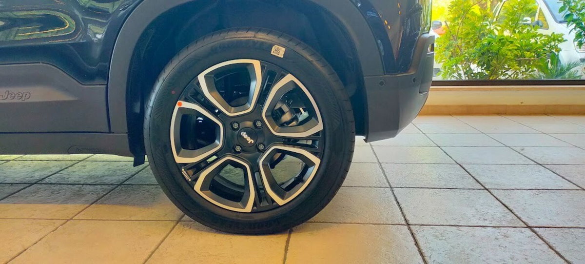 Jeep Avenger 1.2 turbo Summit fwd 100cv (5)