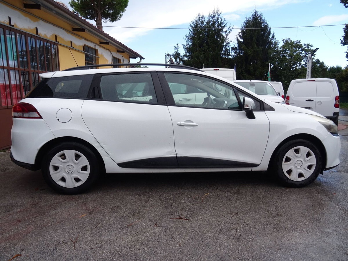 Renault Clio Sporter 1.2 75CV Wave (8)