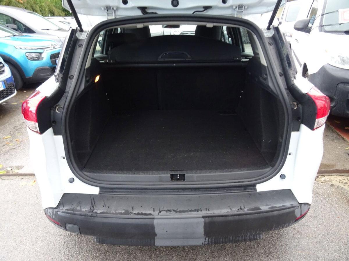 Renault Clio Sporter 1.2 75CV Wave (9)