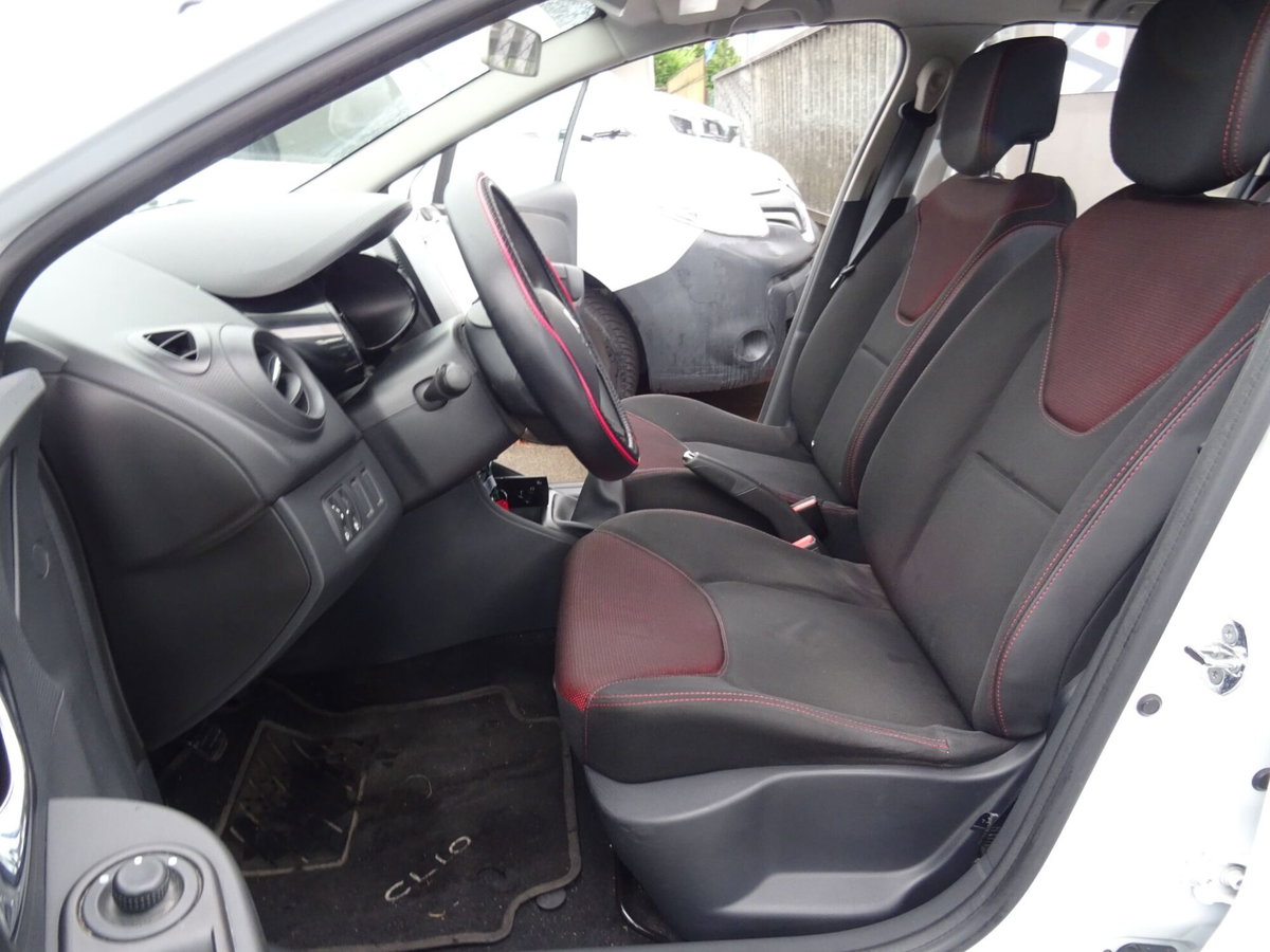 Renault Clio Sporter 1.2 75CV Wave (11)