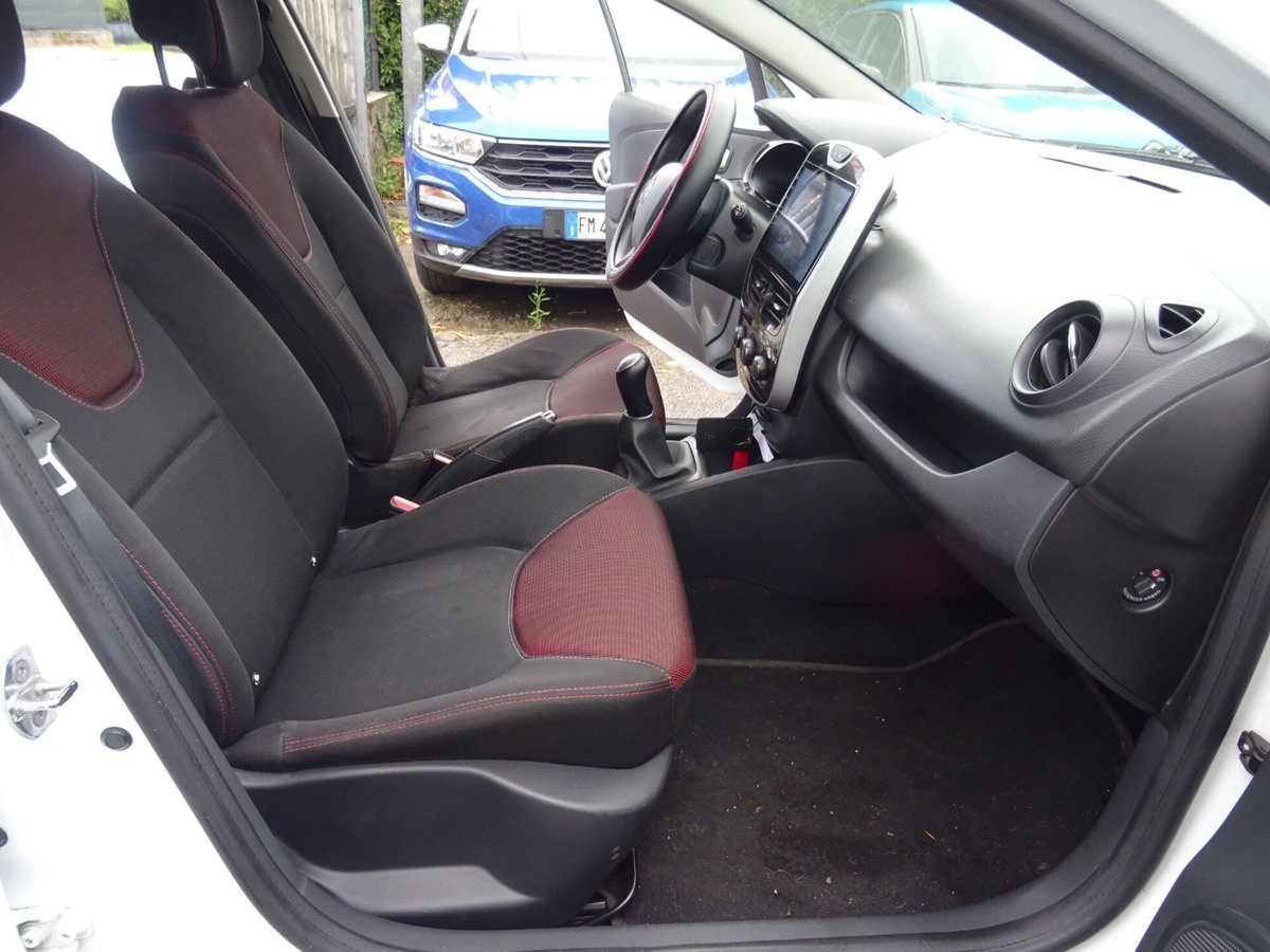 Renault Clio Sporter 1.2 75CV Wave (12)