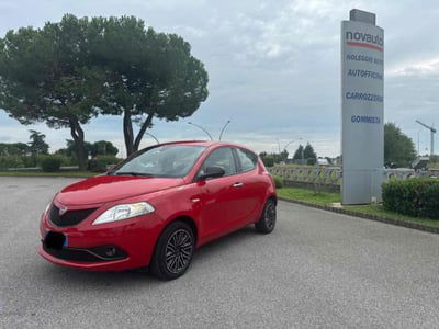 Lancia Ypsilon 1.0 FireFly 5 porte S&S Hybrid Ecochic Gold usata