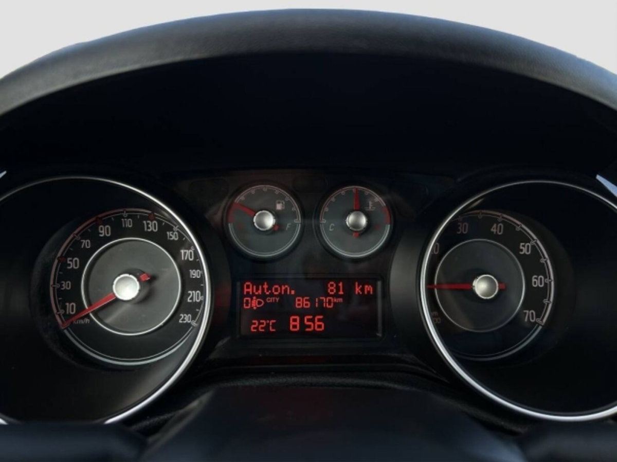 Fiat Punto 1.2 8V 5 porte Street (11)
