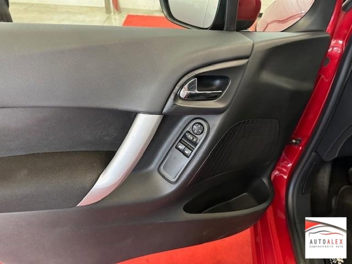 Citroen C3 1.4 HDi 70 Ideal (18)